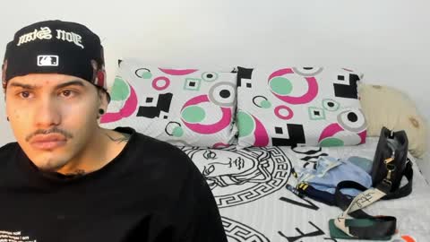 santy_of1 online show from May 21, 1:26 pm