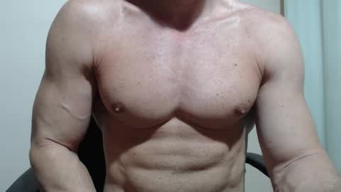 saradorj92 online show from March 17, 11:40 pm