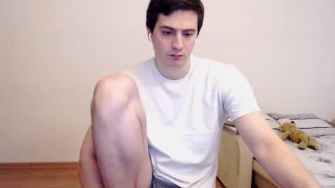 Snapshot of sasha_calvin chatting on February 20, 2:13 pm sasha_calvin online show from February 20, 2:13 pm