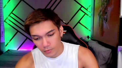 Snapshot of scorphoenix chatting on December 22, 9:09 pm Not Angelo online show from December 22, 9:09 pm