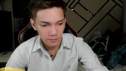 Snapshot of scorphoenix chatting on December 6, 9:24 pm Not Angelo online show from December 6, 9:24 pm
