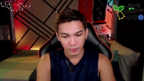 Snapshot of scorphoenix chatting on December 17, 3:06 pm Not Angelo online show from December 17, 3:06 pm