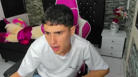 Snapshot of scott_fosterx chatting on September 13, 12:28 pm scott fosterx online show from September 13, 12:28 pm