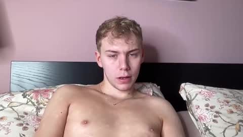 Snapshot of scottish_twink01 chatting on October 10, 1:38 pm danny online show from October 10, 1:38 pm