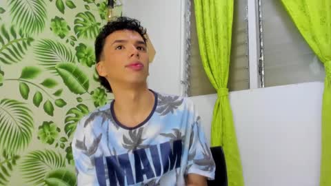 Snapshot of seantroyy chatting on March 7, 3:51 am Sean online show from March 7, 3:51 am