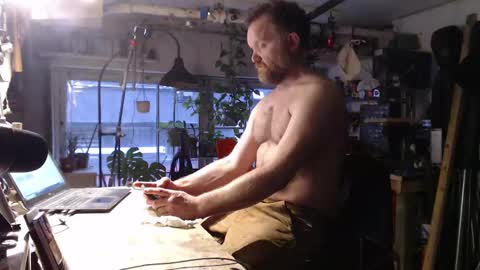 Snapshot of seattlemanwhore chatting on February 24, 3:31 pm Seattlemanwhore online show from February 24, 3:31 pm