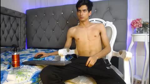 sebalexis7 online show from October 8, 8:40 am