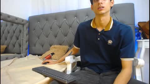 sebalexis7 online show from October 4, 3:33 am