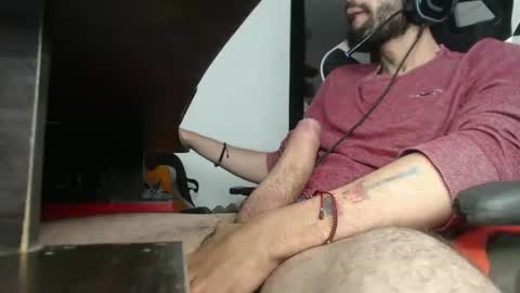 Snapshot of sebas21cm1 chatting on December 2, 1:00 pm sebas21cm1 online show from December 2, 1:00 pm