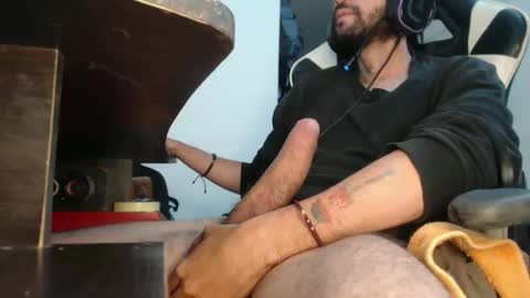 Snapshot of sebas21cm1 chatting on January 23, 1:45 pm sebas21cm1 online show from January 23, 1:45 pm