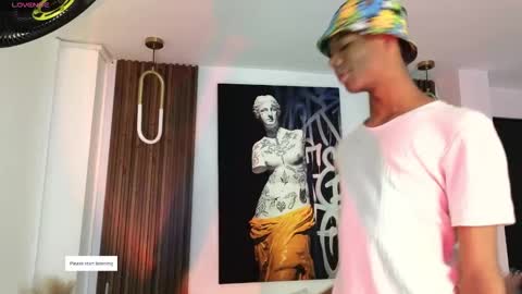 Snapshot of sebas_paul7 chatting on October 13, 6:14 pm SebastianPaul online show from October 13, 6:14 pm