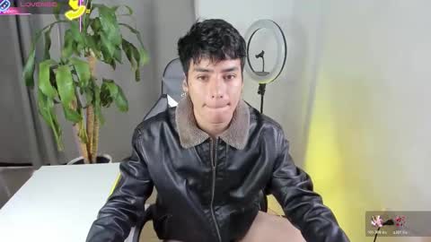 sebastian online show from March 8, 4:11 pm