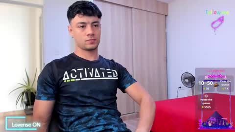 Snapshot of sebastian_dash chatting on December 24, 6:50 pm SEBAS online show from December 24, 6:50 pm