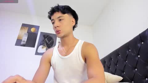 Snapshot of sebastian_dash chatting on October 18, 9:09 pm SEBAS online show from October 18, 9:09 pm