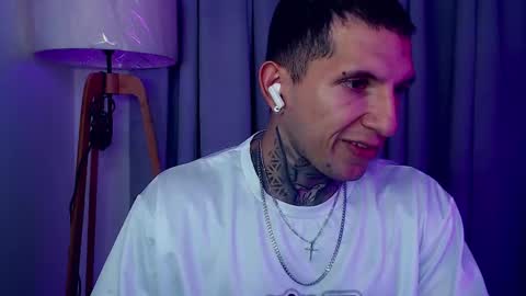 Snapshot of sebastian_muss chatting on October 21, 1:52 am Sebastian online show from October 21, 1:52 am