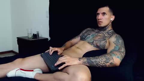 Snapshot of sebastian_muss chatting on October 7, 10:36 pm Sebastian online show from October 7, 10:36 pm