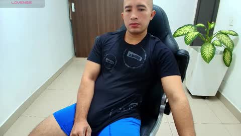 juan  sebastian online show from November 6, 12:52 pm