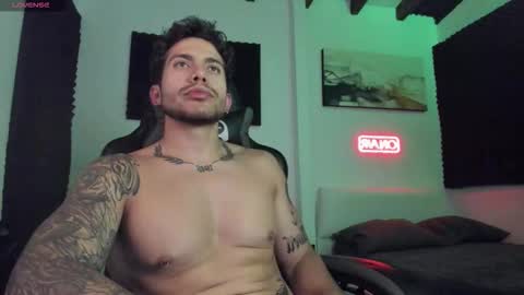 Lucian Sinclair online show from November 28, 2:37 am