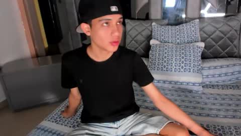 Sebastian online show from April 21, 9:32 pm