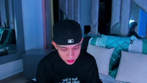 Sebastian online show from March 29, 8:31 pm