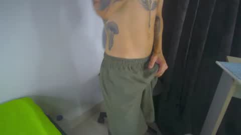 Snapshot of sem_alas chatting on February 8, 7:37 am sem_alas online show from February 8, 7:37 am