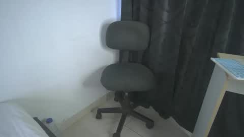 Snapshot of sem_alas chatting on February 22, 10:59 pm sem_alas online show from February 22, 10:59 pm