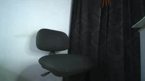 Snapshot of sem_alas chatting on October 18, 5:12 am sem_alas online show from October 18, 5:12 am