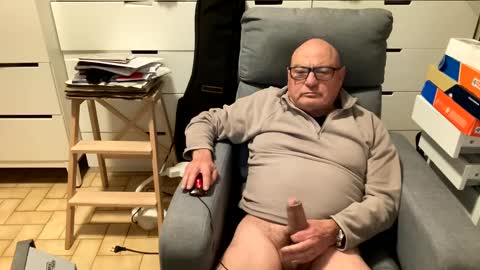 serge8413 online show from January 24, 11:12 pm