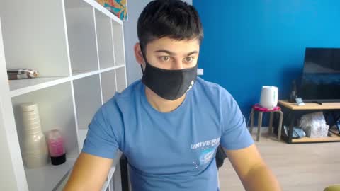 Snapshot of sexxxdickbig chatting on December 19, 8:13 am Tommy online show from December 19, 8:13 am