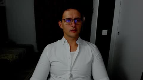 Snapshot of sexxymuscles4u chatting on October 19, 12:52 pm Sexxymuscles4U online show from October 19, 12:52 pm