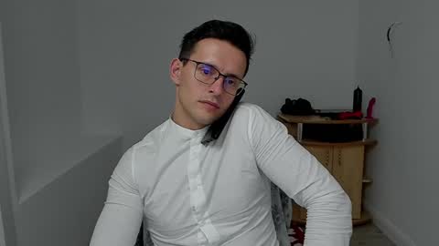 Snapshot of sexxymuscles4u chatting on December 12, 5:59 pm Sexxymuscles4U online show from December 12, 5:59 pm