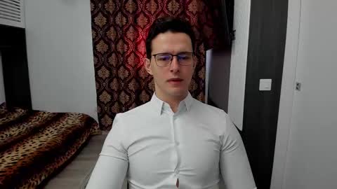 Snapshot of sexxymuscles4u chatting on March 10, 9:01 am Sexxymuscles4U online show from March 10, 9:01 am