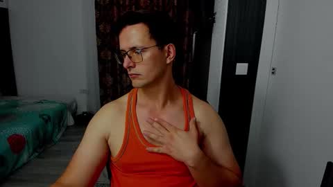 Snapshot of sexxymuscles4u chatting on September 13, 9:54 am Sexxymuscles4U online show from September 13, 9:54 am
