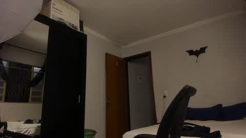 Snapshot of sexyflightz chatting on February 25, 7:47 pm chris online show from February 25, 7:47 pm