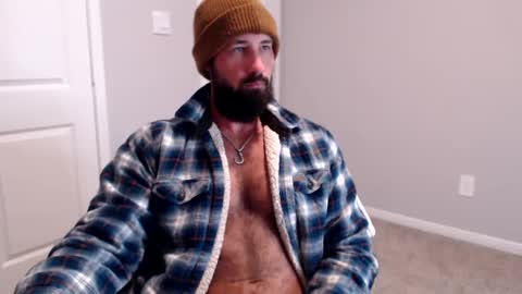 Snapshot of sexymanmk26 chatting on December 21, 1:32 pm lets go private im ready to play pvt cum online show from December 21, 1:32 pm