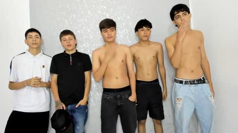 Snapshot of sexys_boys18 chatting on January 7, 12:34 am MATIAS-18 THIAHO -18 MAX-19 NICOKALY-19 CAIN-19 MOD ESTEBAN online show from January 7, 12:34 am