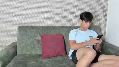 Snapshot of sexys_boys18 chatting on March 7, 1:40 pm MATIAS-18 THIAHO -18 MAX-19 NICOKALY-19 CAIN-19 MOD ESTEBAN online show from March 7, 1:40 pm