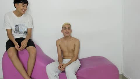 Snapshot of sexys_boys18 chatting on December 5, 7:16 am MATIAS-18 THIAHO -18 MAX-19 NICOKALY-19 CAIN-19 MOD ESTEBAN online show from December 5, 7:16 am