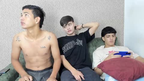 Snapshot of sexys_boys18 chatting on January 25, 2:03 pm MATIAS-18 THIAHO -18 MAX-19 NICOKALY-19 CAIN-19 MOD ESTEBAN online show from January 25, 2:03 pm