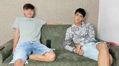 Snapshot of sexys_boys18 chatting on March 5, 1:50 pm MATIAS-18 THIAHO -18 MAX-19 NICOKALY-19 CAIN-19 MOD ESTEBAN online show from March 5, 1:50 pm