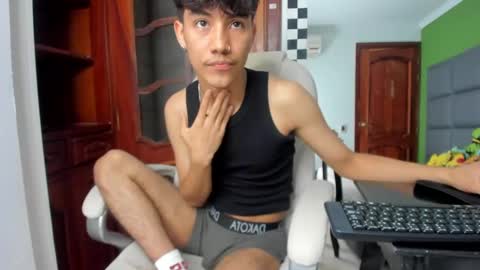 shady_stone online show from February 13, 5:37 am