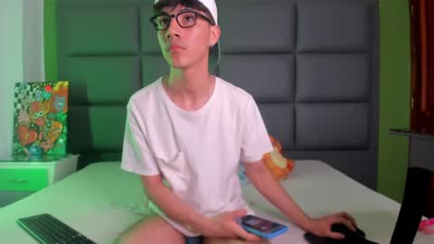 shady_stone online show from February 11, 4:33 am