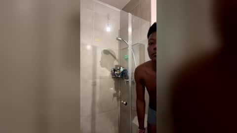 shakespear_ online show from April 23, 12:29 pm