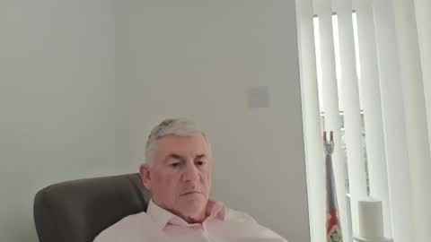 she52 online show from April 15, 12:38 pm