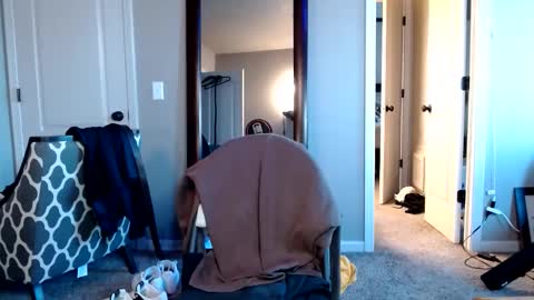 shimmyloe online show from December 19, 4:15 pm