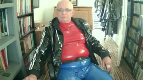 Shiny Gary online show from May 11, 11:23 am