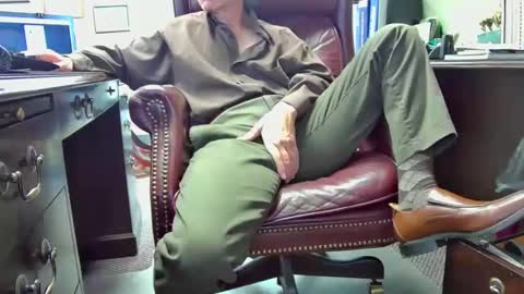 nikolas send dm for an appointment online show from April 23, 12:29 pm