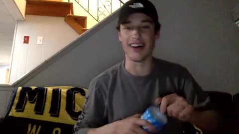 shortiesn40s online show from November 19, 8:36 am