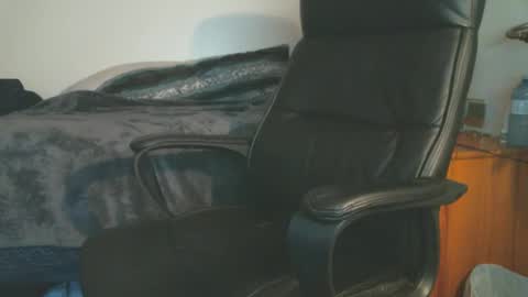 shyboyhugecum2020 online show from October 28, 2:47 am