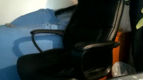 shyboyhugecum2020 online show from June 10, 3:08 am